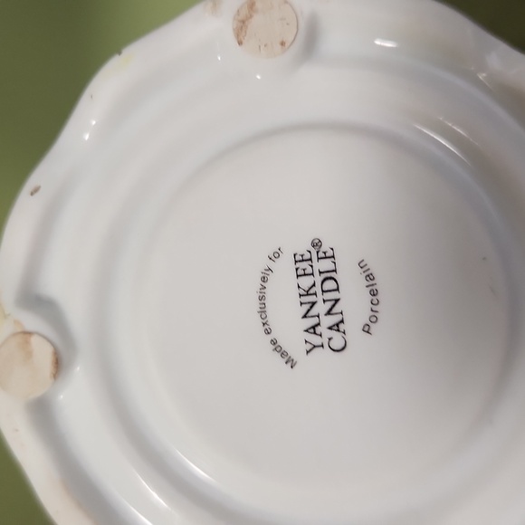 Final Price/Yankee Candle White Porcelain Floral Butterfly Tea Light Holder GUC - Picture 4 of 4